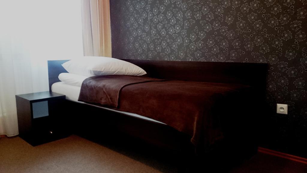 Park Na Wojskiego Bed & Breakfast Marki  Room photo