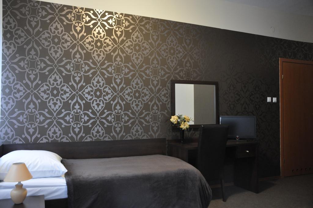 Park Na Wojskiego Bed & Breakfast Marki  Room photo